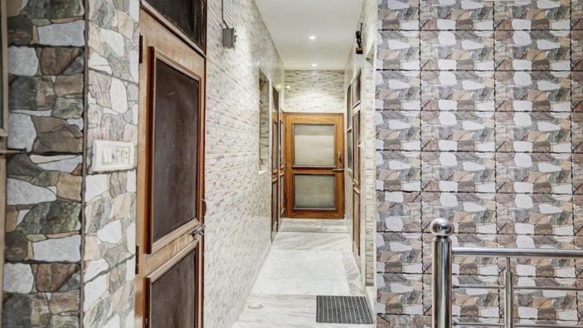 Pyrenees Homestay Agra  Exteriér fotografie