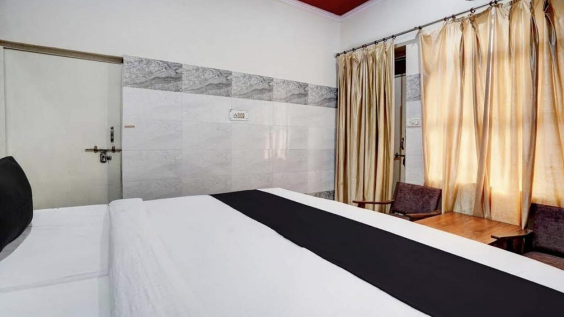 Pyrenees Homestay Agra  Exteriér fotografie