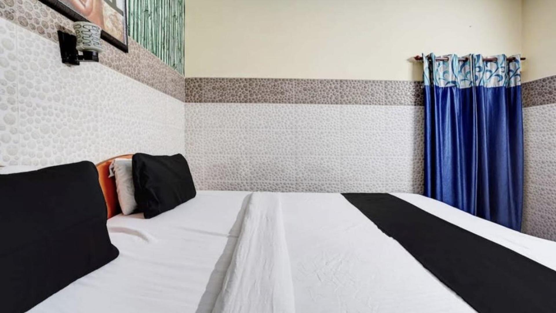 Pyrenees Homestay Agra  Exteriér fotografie