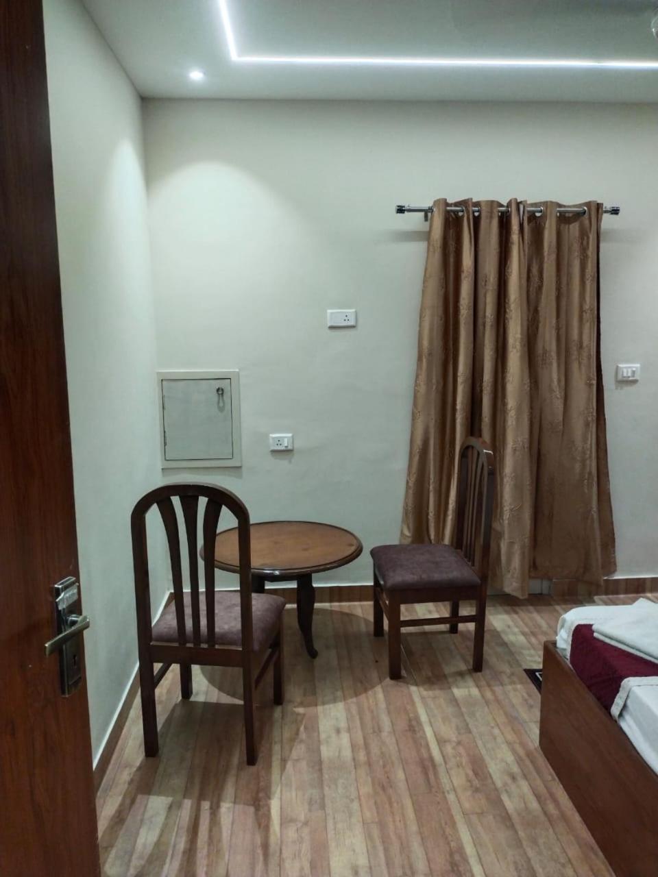 Pyrenees Homestay Agra  Exteriér fotografie