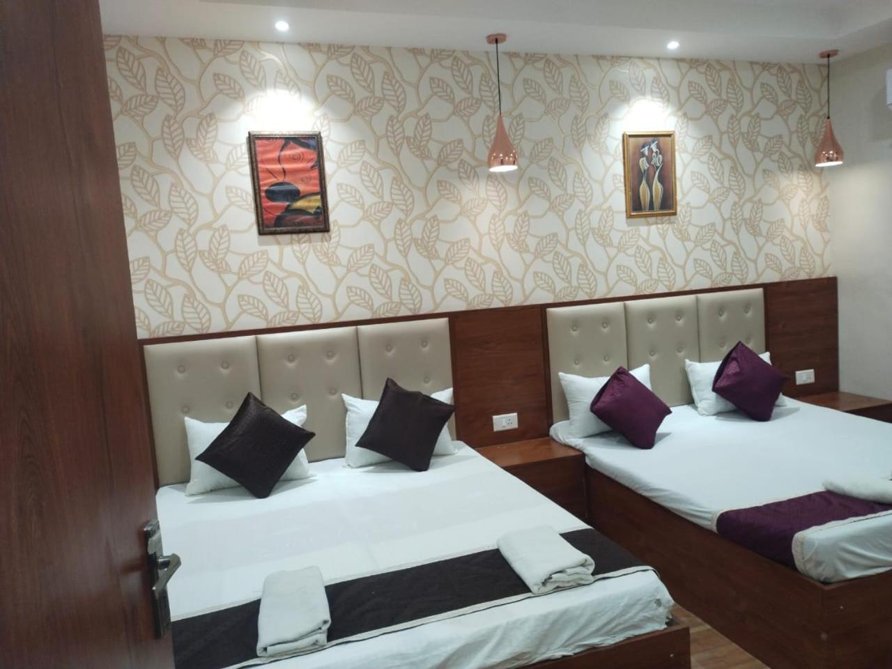 Pyrenees Homestay Agra  Exteriér fotografie
