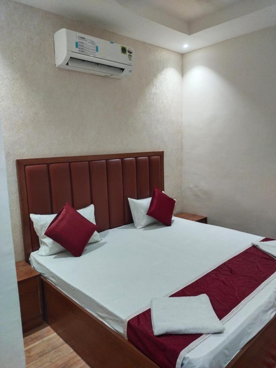 Pyrenees Homestay Agra  Exteriér fotografie