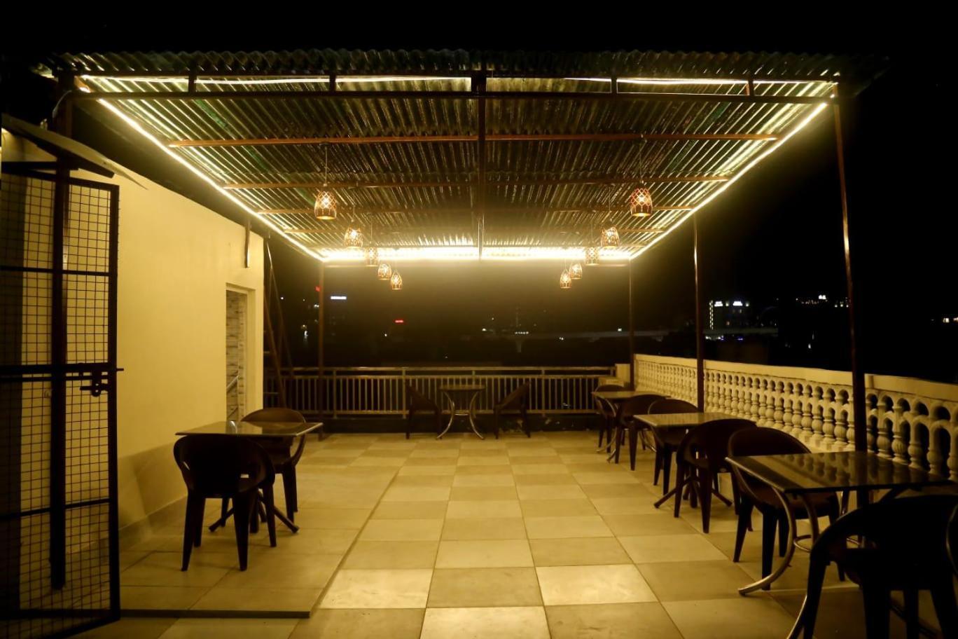 Pyrenees Homestay Agra  Exteriér fotografie