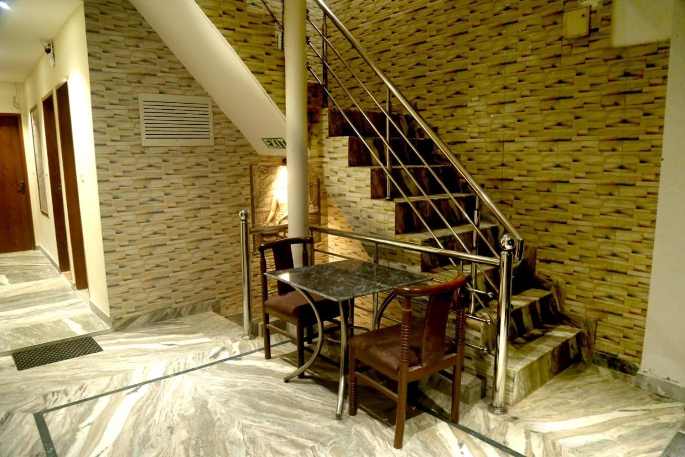 Pyrenees Homestay Agra  Exteriér fotografie