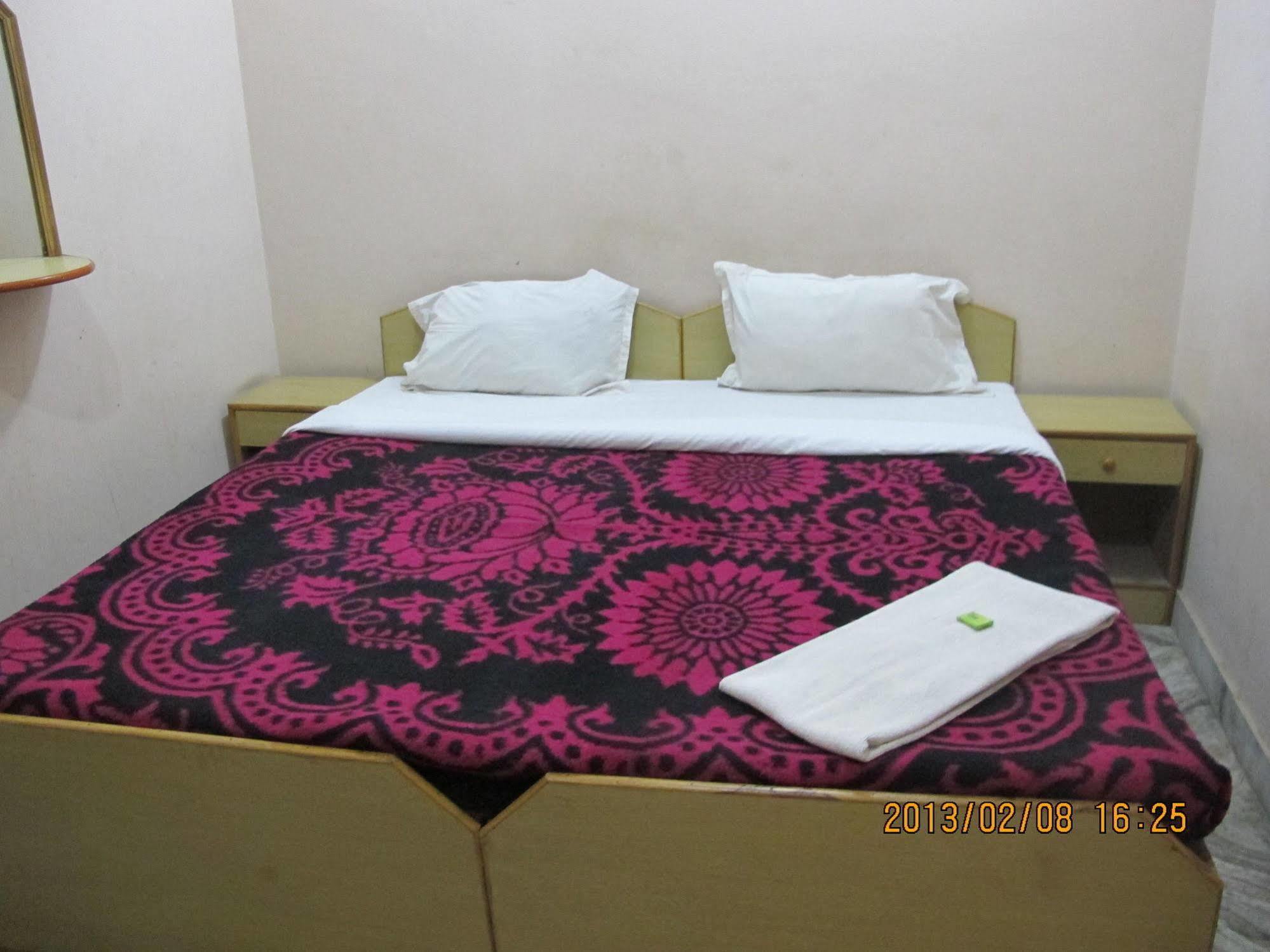 Pyrenees Homestay Agra  Exteriér fotografie
